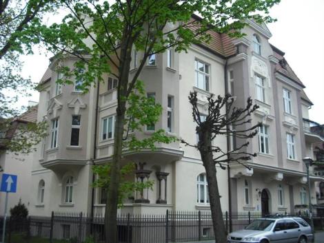 Zdjęcie nr 11 (20)
                                	                                   Charlottenstrase 14 (obecnie ul. Lipowa) - dom w którym mieszkał S. Przybyszewski w Sopocie w latach 1920-1924. Fot. Adam Grzybowski
                                  